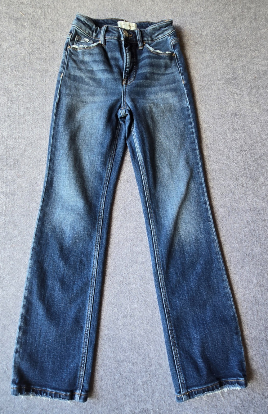 Risen Jeans Women's Size 0/24 High Rise Tummy Control Crop Straight Jeans Blue